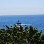 Madera - widok na może, w oddali statek