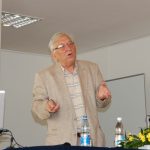 Antoni Sypek podczas wykładu