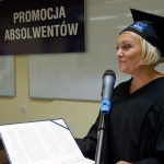 Przedstawicielka absolwentów mgr Marta Falińska podczas wystąpienia