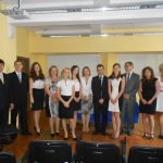 Grupa studentów specjalności Rachunkowość i zarządzanie finansami z promotorem dr Wojciechem Koziołem