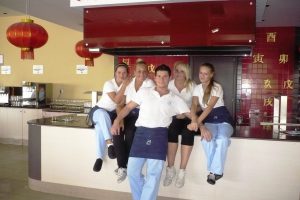 Grupa studentów odbywających praktykę w Hotelu Zeus Cosmopolitan na Rodos