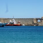 Stare mury obronne na Rodos - widok z morza