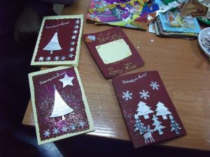 Kartki świąteczne wykonane przez uczestników warsztatów