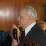 Prof. dr hab. Zenon Muszyński mówi do mikrofonu