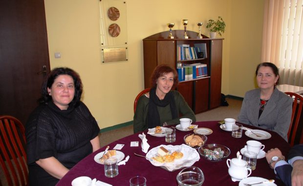 Spotkanie w gabinecie Rektora. Od lewej Prof. Androniki Kavoura, MSc Marikita Papamichalis, Kanclerz Mgr Zofia Kozioł