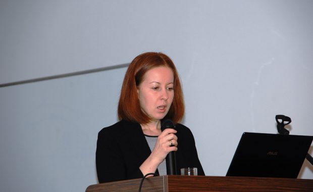 Mgr Anna Mikos w trakcie wystąpienia