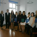 Grupa absolwentów specjalności Rekreacja ruchowa w odnową psychosomatyczną z promotorem dr Krzysztofem Męką