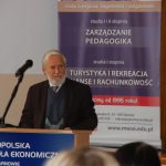 Pan dr hab. prof. MWSE Jan Rajmund Paśko - Kierownik Katedry Nauk o Wychowaniu - podczas wystąpienia