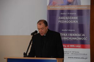 Ks. dr hab. prof. MWSE Jacek Siewiora w trakcie wystąpienia