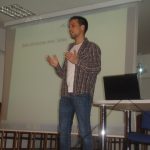 Student z Turcji podczas prezentacji