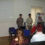 Dwaj studenci z Turcji podczas prezentacji