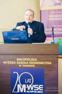ks. prof. dr hab. Jacek Siewiora podczas wystąpienia