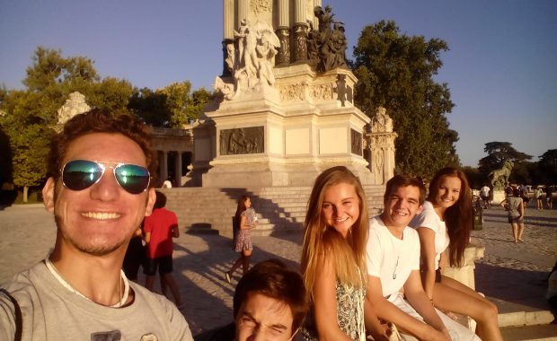Studenci podczas zwiedzania Hiszpanii