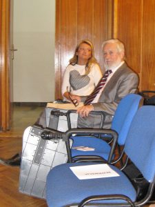 Na widowni siedzą kierownik KNoW prof. J.R. Paśko i mgr Marta Falińska - opiekun "Paidagogos"