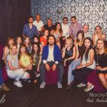 Zdjęcie grupowe studentów MWSE bawiących się na Erasmus Party