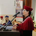 Kanclerz mgr Zofia Kozioł przy mównicy