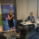 Mgr Karolina Chrabąszcz-Sarad przentuje swój temat